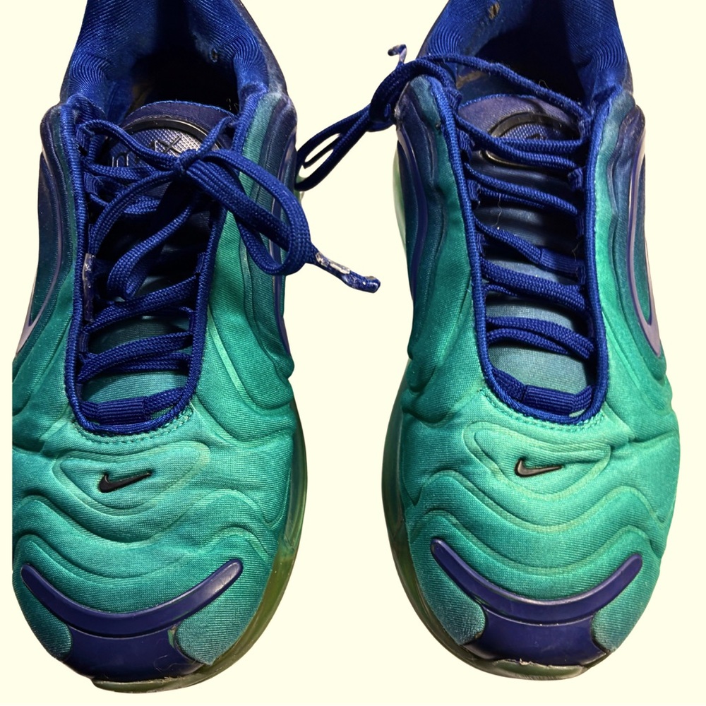 NIKE Sneakers Air Max 720  Athletic Wear Super Comfortable Green Kids Size 7Y